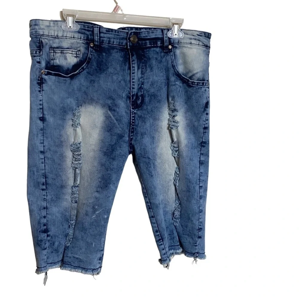 Argonaut Nation men’s distressed‎ denim shorts size 38